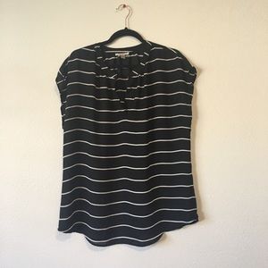 S T R I P E D  B L O U S E